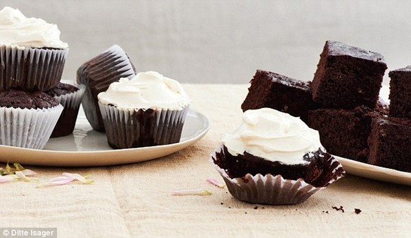Chocolate and almond cupcakes