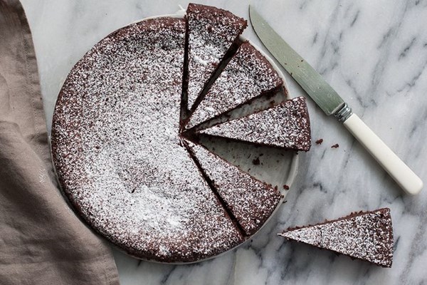 Chocolate and almond flourless cake (Torta Caprese)