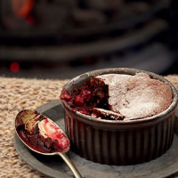 Chocolate and berry puddings 