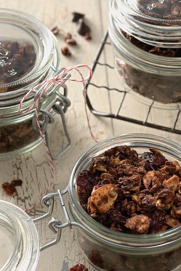 Chocolate and cherry granola