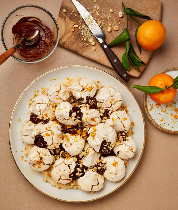 Chocolate and chestnut meringue kisses