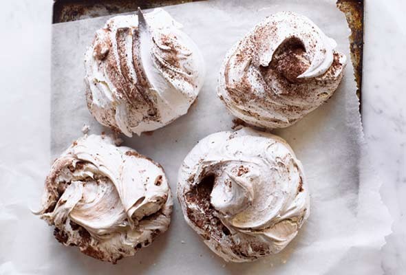 Chocolate and cinnamon swirl meringues