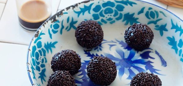 Chocolate and condensed milk sweets (Brigadeiro)
