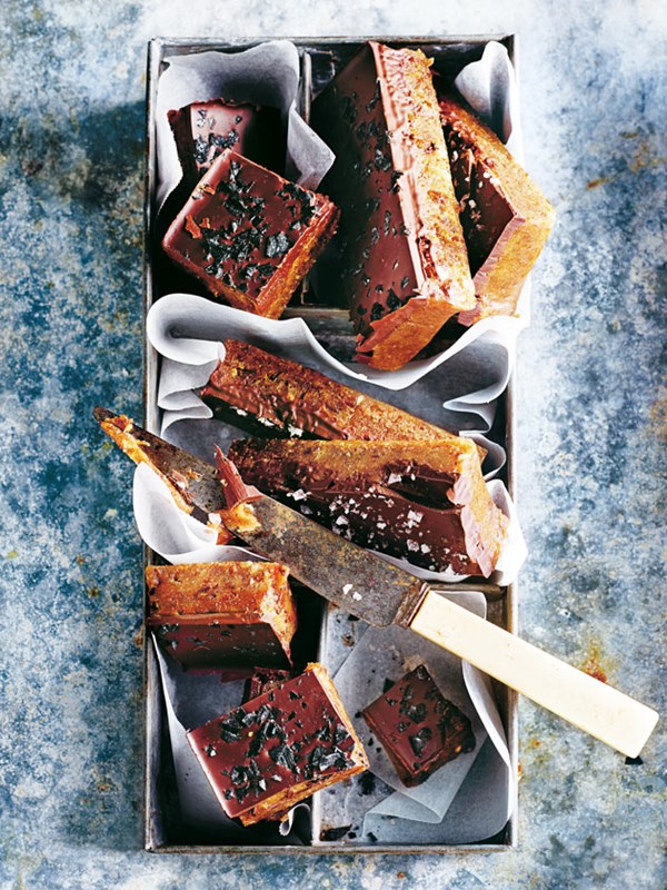 Chocolate and peanut butter date fudge