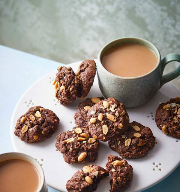 Chocolate and peanut cookies
