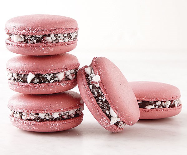 Chocolate and peppermint macarons