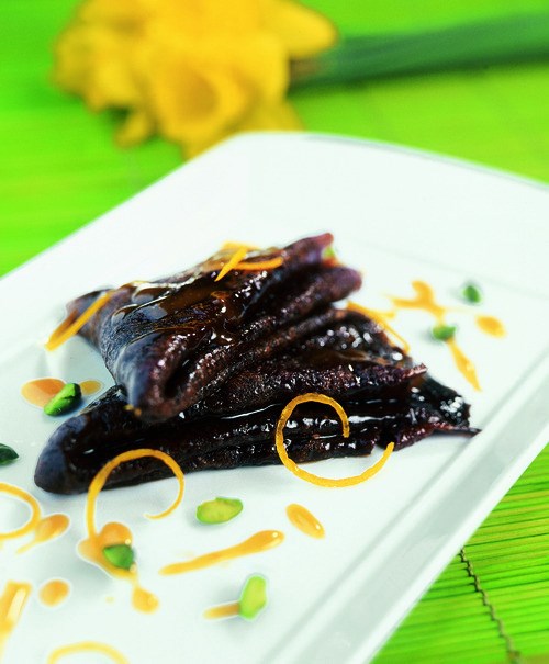 Chocolate and pistachio crêpes Suzette