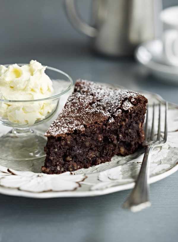 Chocolate and roasted hazelnut cake (Torta gianduja)