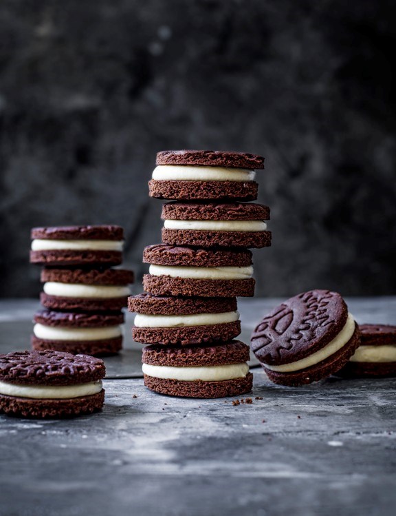 Chocolate and tahini cookies
