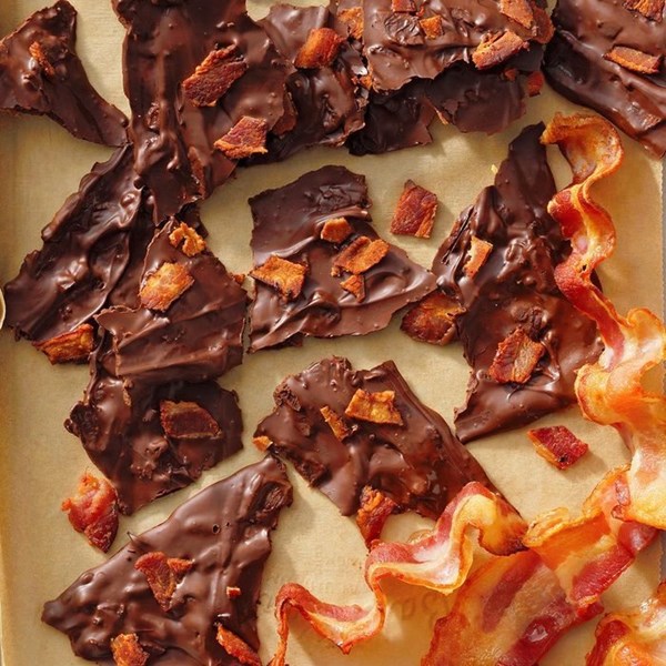 Chocolate bacon bark