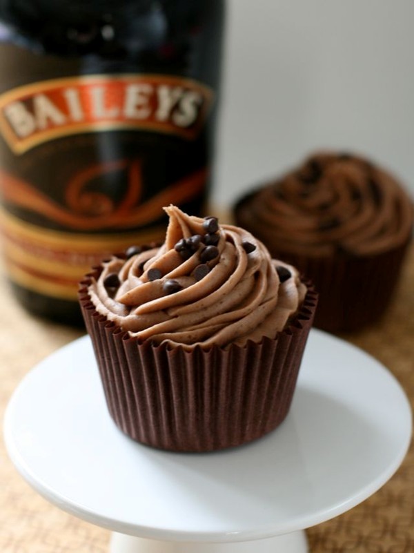 Chocolate Bailey’s cupcakes with chocolate Bailey’s buttercream icing ...