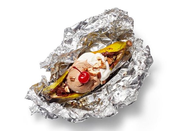 Chocolate banana splits
