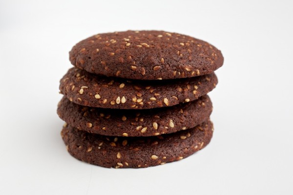 Chocolate benne wafers