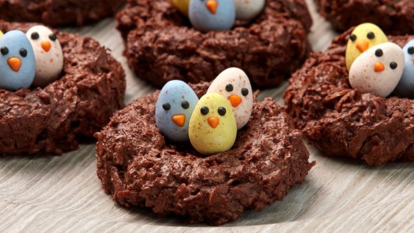 Chocolate bird nest cookies