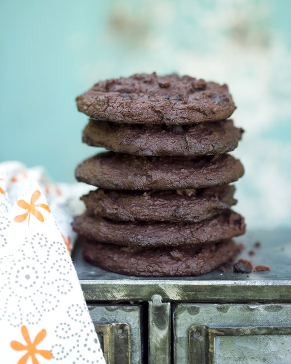 Chocolate black bean power cookies