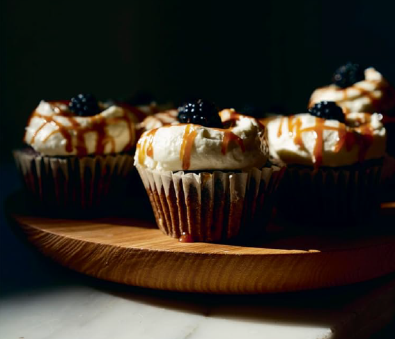 Chocolate-blackberry cupcakes with cream cheese frosting