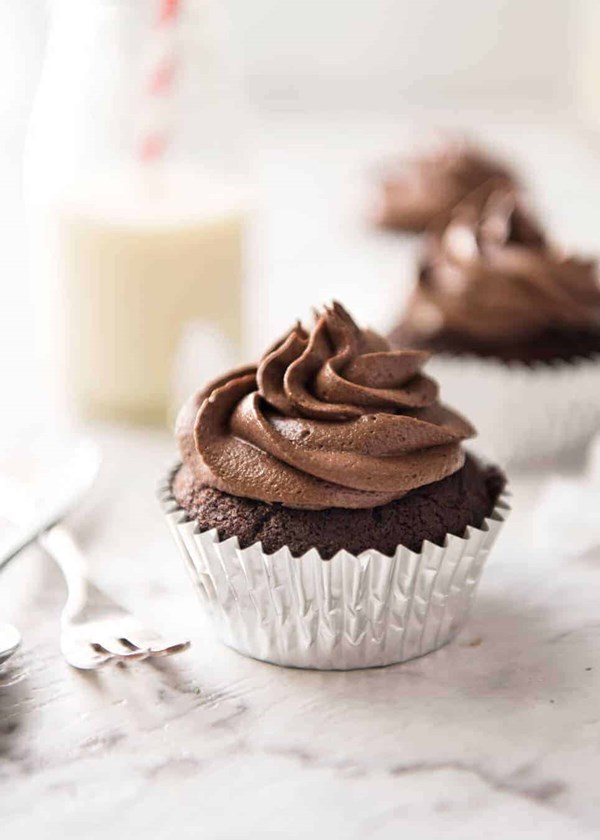 Chocolate buttercream frosting