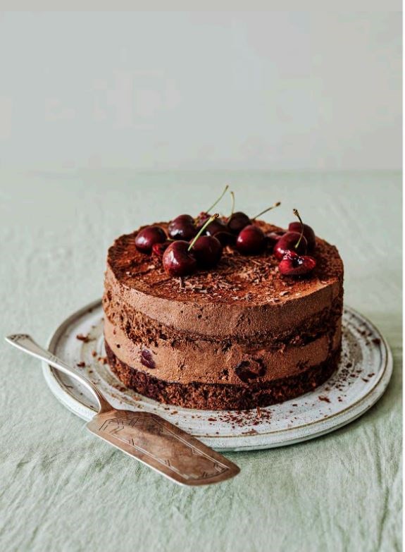Chocolate cake with cherries in Barolo chinato (Torta al cioccolato con cilegie al Barolo chinato)