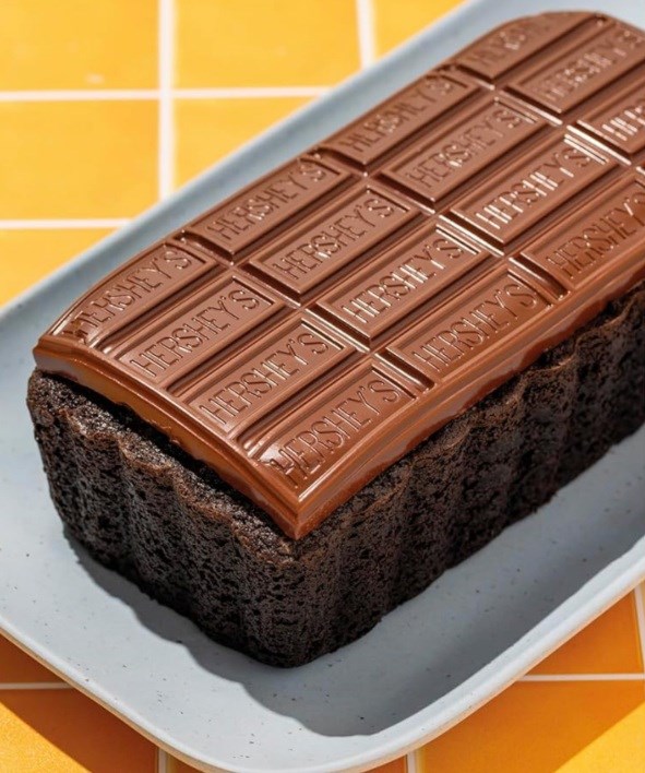 Chocolate cake with chocolate bar