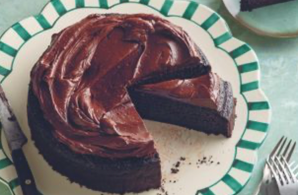 Chocolate cake with dark chocolate and cream cheese frosting