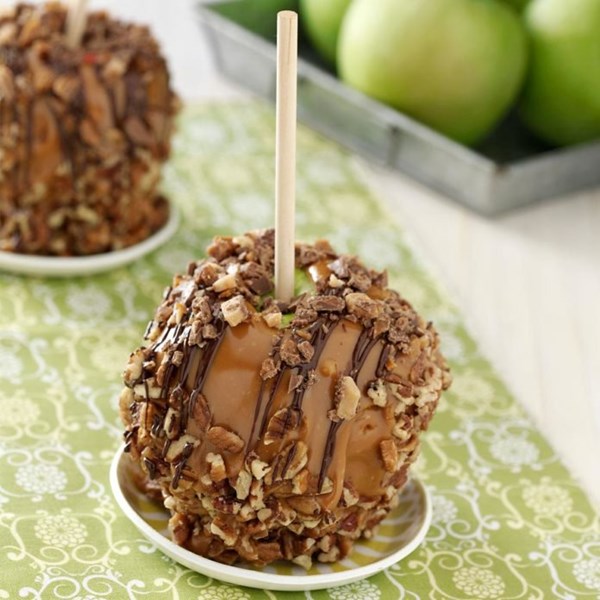 Chocolate caramel apples 