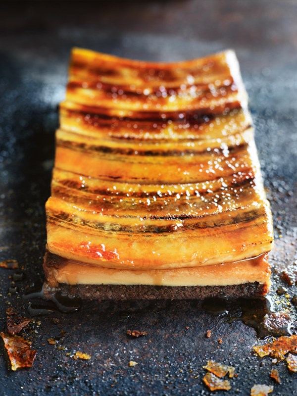 Chocolate caramel banana brûlée slice