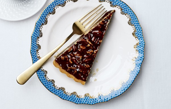 Chocolate-caramel pecan tart