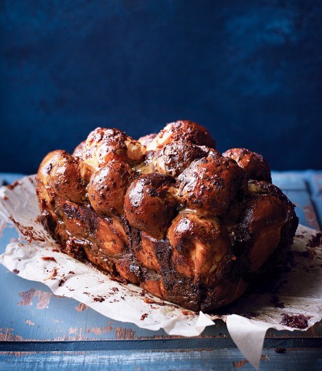 Chocolate, cardamom and caramel tear-apart bread