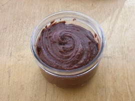 Chocolate cashew nut spread