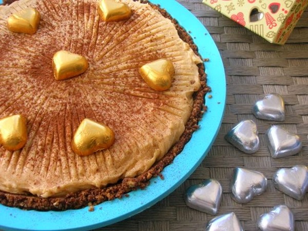 Chocolate cashew pie