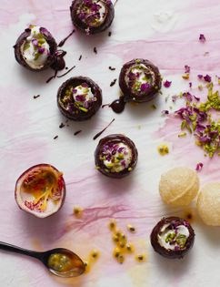 Chocolate chat bombs