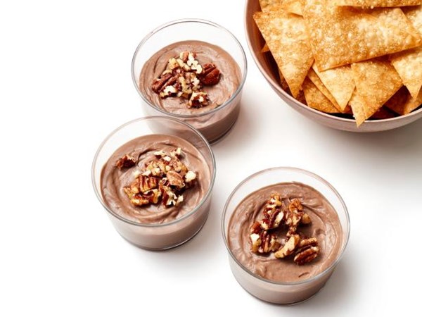 Chocolate cheesecake cups with candied pecans