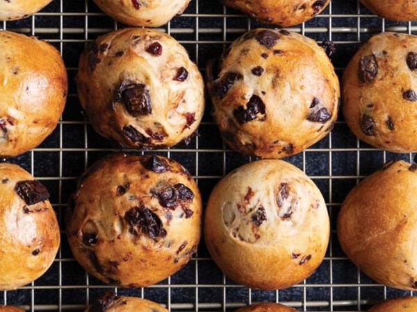 Chocolate-cherry brioche buns [tangzhong]