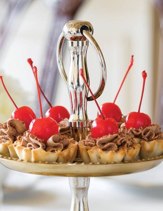 Chocolate-cherry phyllo cups [Chocolate whipped cream]