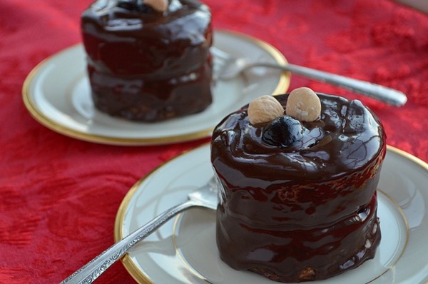 Chocolate-cherry Valentine cakes for two