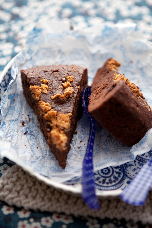 Chocolate, chestnut and amaretti cake recipe Eat Your Books