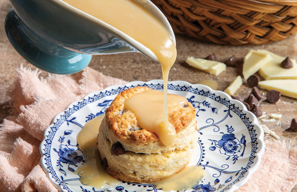Chocolate chip biscuits with white chocolate gravy