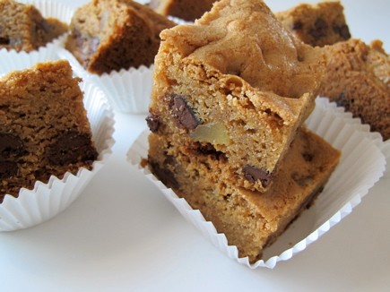 Chocolate chip candied ginger blondies