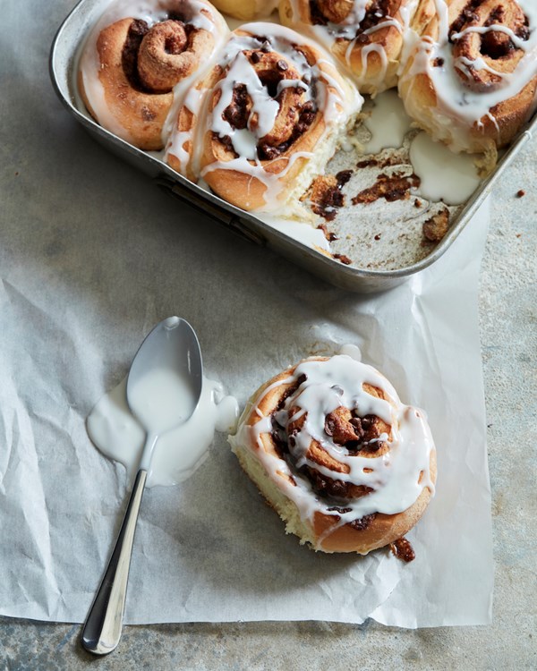 Chocolate chip cinnamon rolls