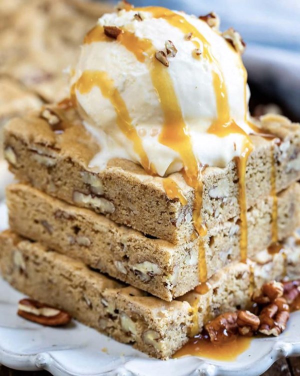 Chocolate chip cookie gooey bars