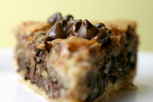Chocolate chip cookie pie