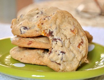 Chocolate chip cookies with walnuts and apricots