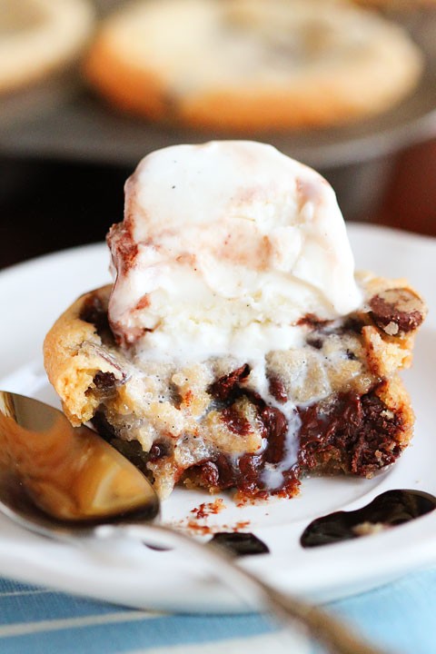 Chocolate chip lava cookies