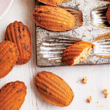 Chocolate chip madeleines