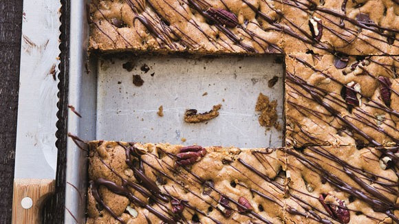 Chocolate chip-pecan bars