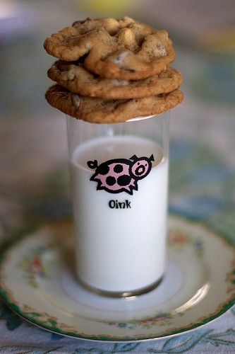 Chocolate chip salted cashew cookies