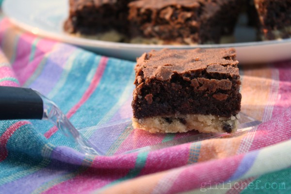 Chocolate chip shortbread brownies