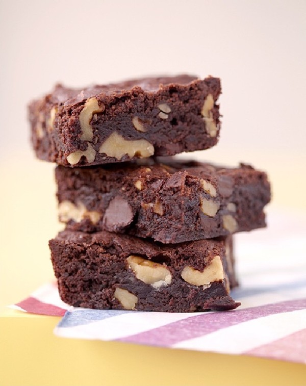 Chocolate chip walnut brownies