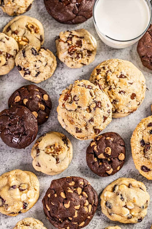 Chocolate chip-walnut cookies