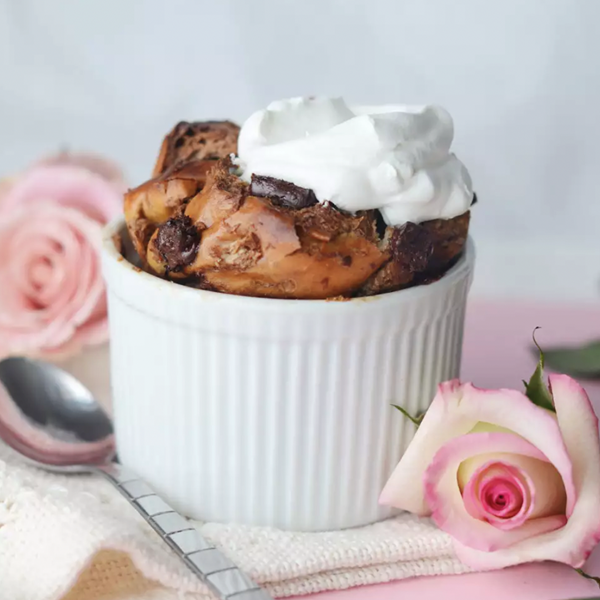 Chocolate-chunk bread puddings